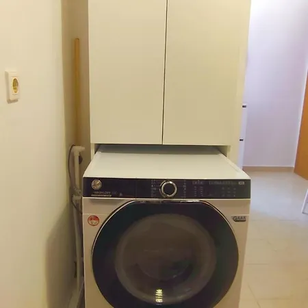 Apartment Vacation *